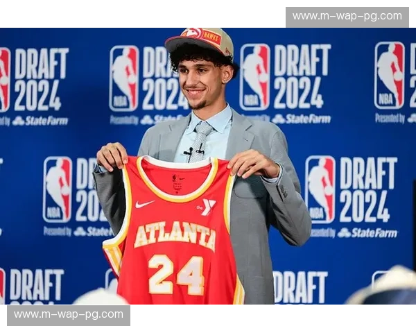 老鹰新秀角色转换 里萨谢从首发调整为替补后团队至上态度明确